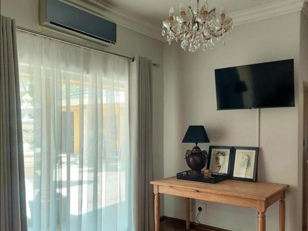Art And Soul Restaurant, Accommodation, French Bar And Art Gallery ปาเรส ห้อง รูปภาพ