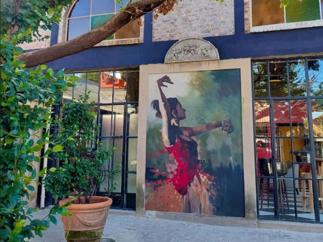 Art And Soul Restaurant, Accommodation, French Bar And Art Gallery ปาเรส ภายนอก รูปภาพ