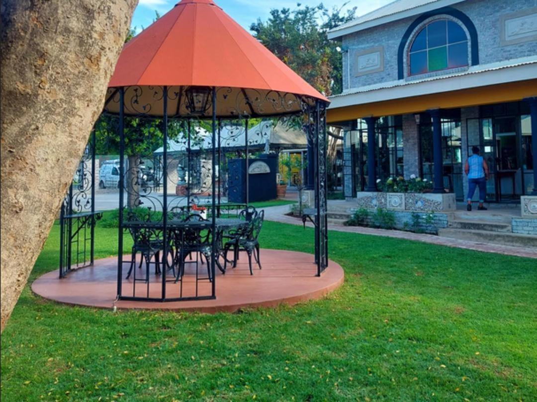 Art And Soul Restaurant, Accommodation, French Bar And Art Gallery ปาเรส ภายนอก รูปภาพ