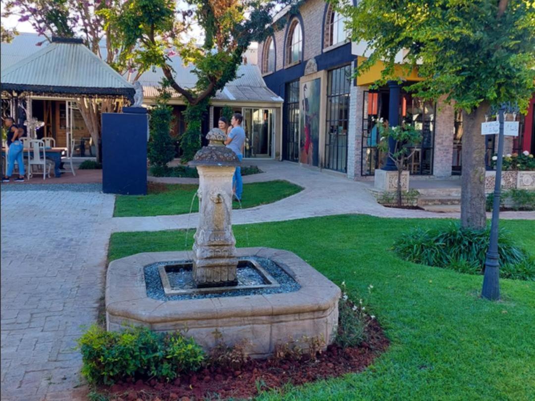 Art And Soul Restaurant, Accommodation, French Bar And Art Gallery ปาเรส ภายนอก รูปภาพ
